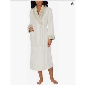 NWT Carole Hochman Women's Size Small Ivory Plush Faux Fur Sleep Lounge Robe